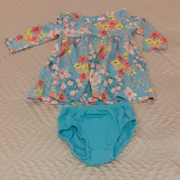 Carter's - Picture 2 of 2